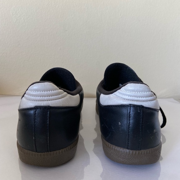 Adidas Samba Classic (US mens size 9) - Picture 5 of 9